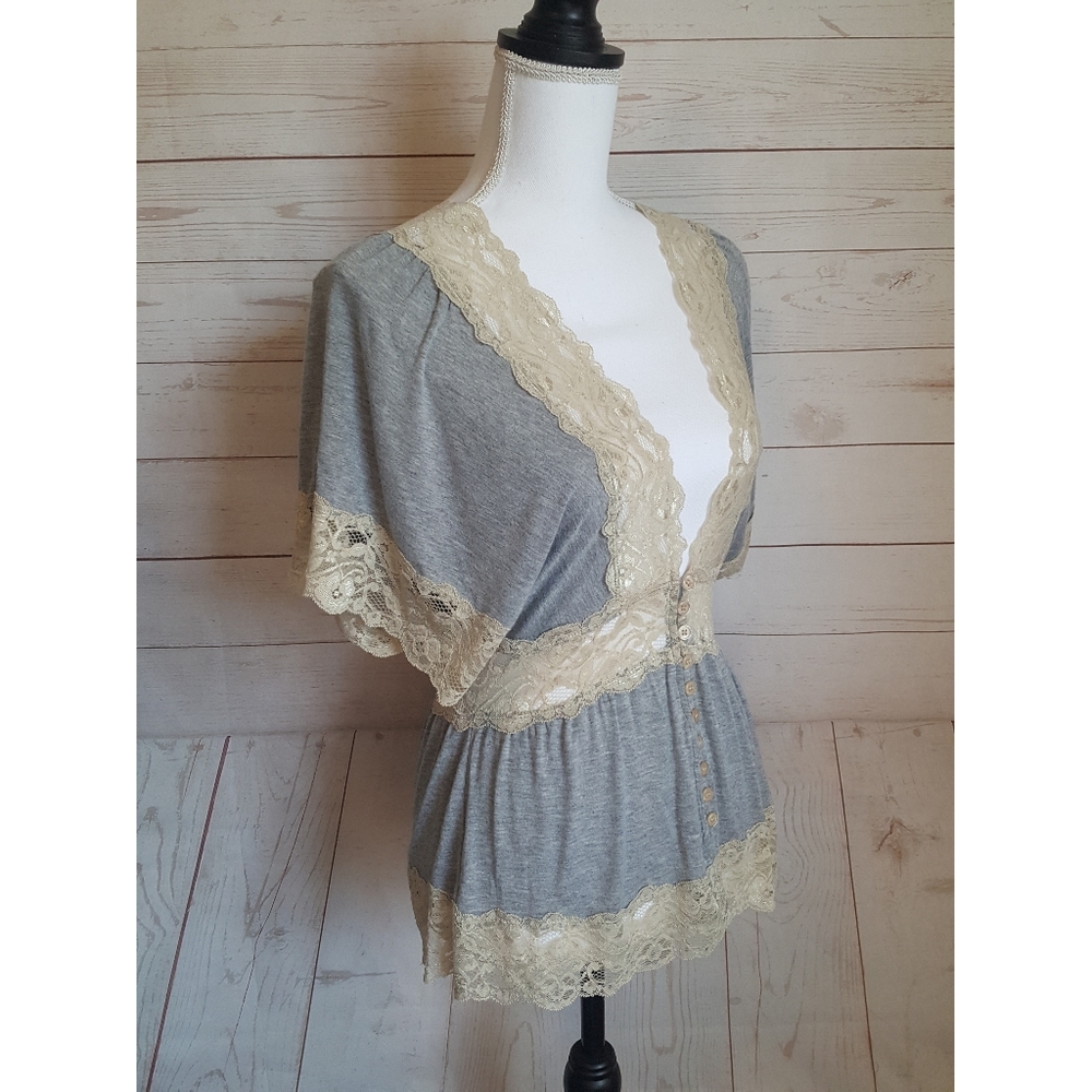 Romantic Boho Style Lace Detail Top | Size XS/S - Picture 3 of 6